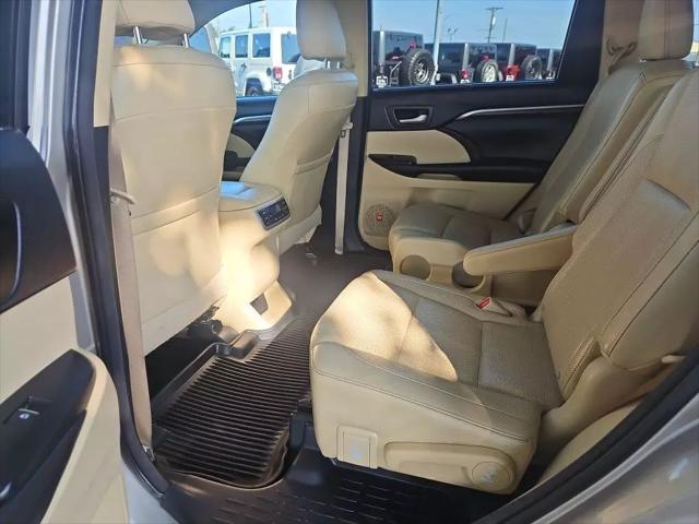 used 2016 Toyota Highlander car, priced at $23,932