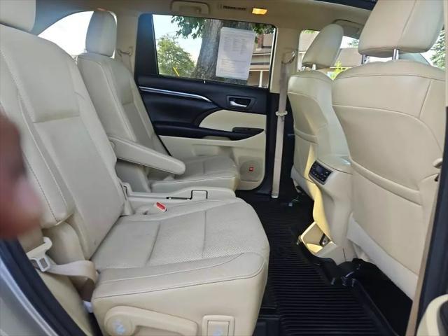 used 2016 Toyota Highlander car, priced at $23,932
