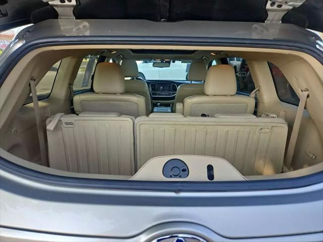 used 2016 Toyota Highlander car, priced at $23,932