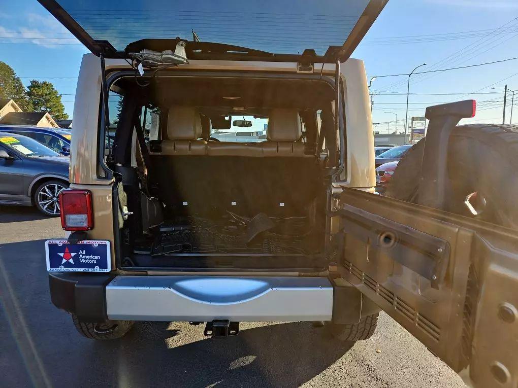 used 2015 Jeep Wrangler Unlimited car, priced at $17,971