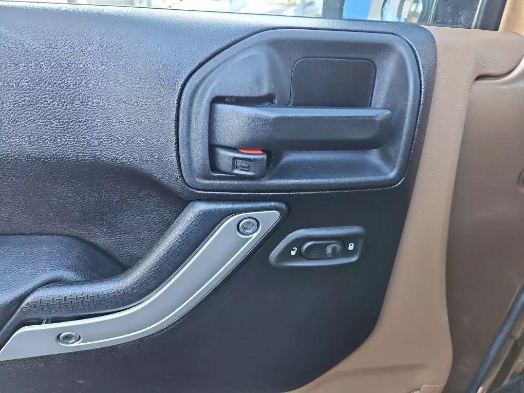 used 2015 Jeep Wrangler Unlimited car, priced at $17,971