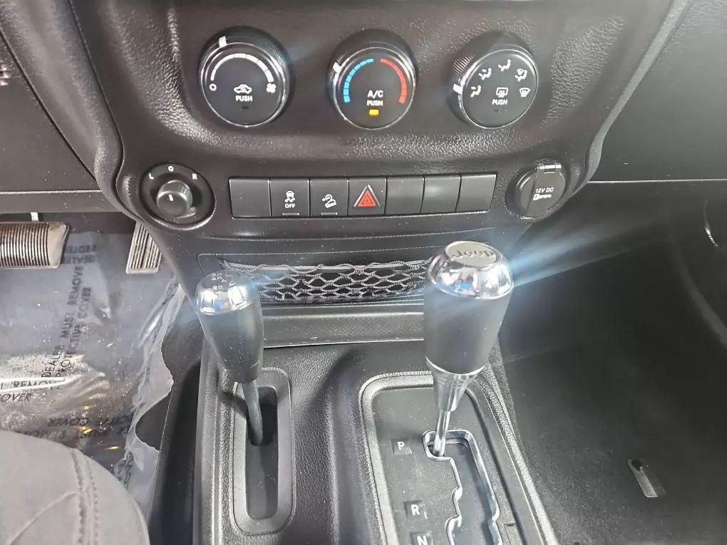 used 2013 Jeep Wrangler Unlimited car, priced at $14,977