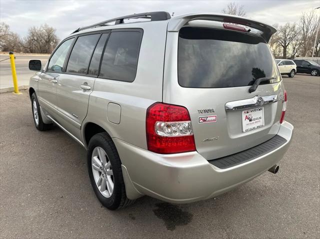 used 2007 Toyota Highlander Hybrid car, priced at $9,998