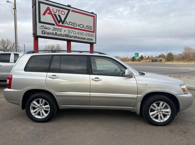 used 2007 Toyota Highlander Hybrid car, priced at $9,998