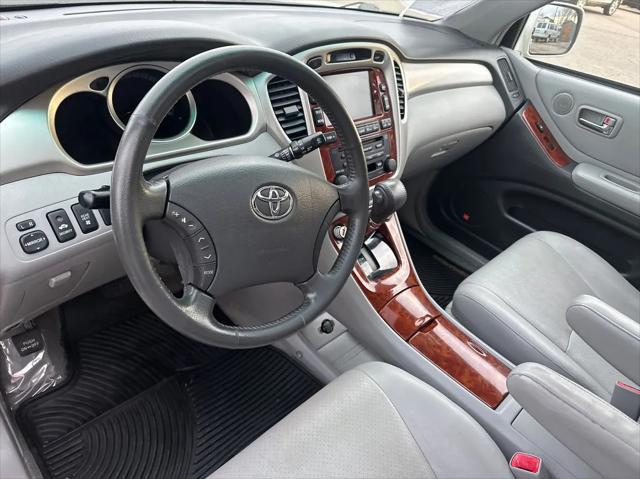 used 2007 Toyota Highlander Hybrid car, priced at $9,998