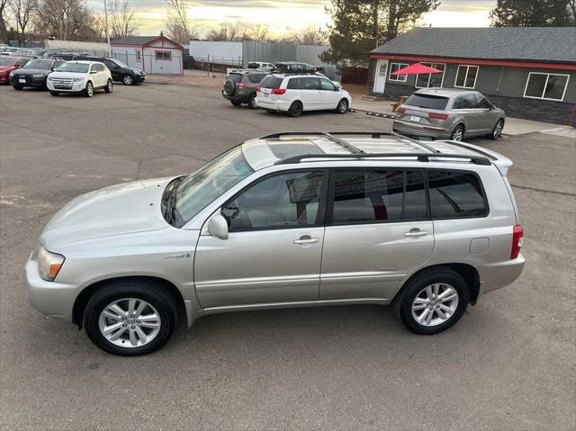 used 2007 Toyota Highlander Hybrid car, priced at $9,998