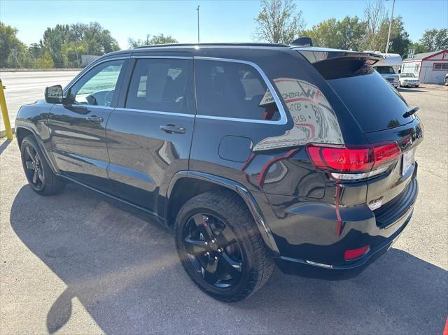 used 2015 Jeep Grand Cherokee car, priced at $17,498