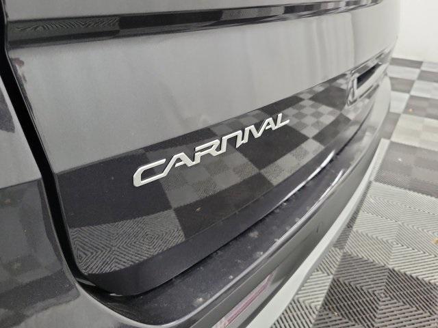 used 2024 Kia Carnival car, priced at $34,990