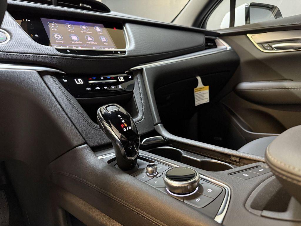 new 2025 Cadillac XT5 car, priced at $47,015
