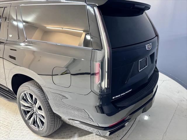 used 2023 Cadillac Escalade ESV car, priced at $77,999