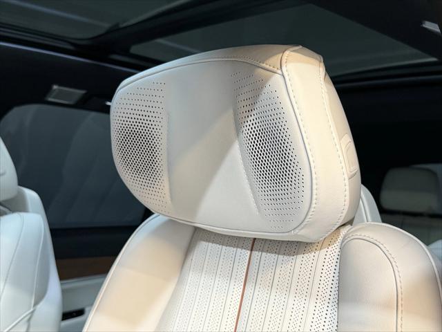 new 2026 Cadillac VISTIQ car, priced at $81,065