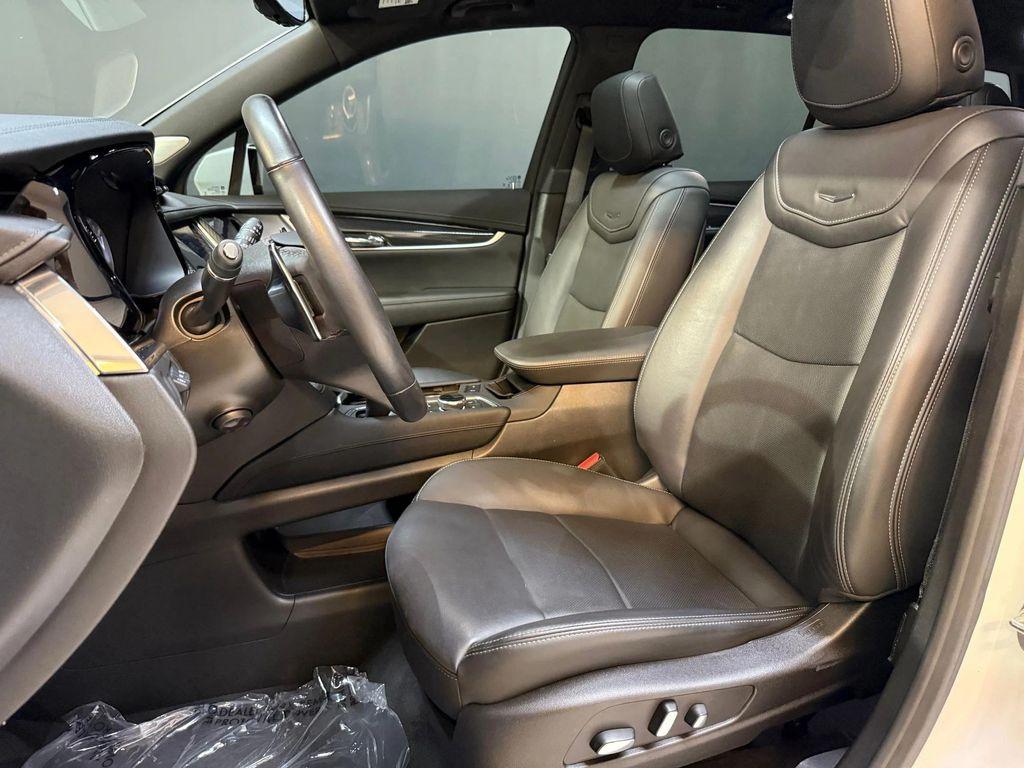 used 2024 Cadillac XT6 car, priced at $47,999