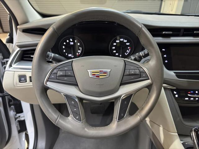 used 2022 Cadillac XT5 car, priced at $30,999