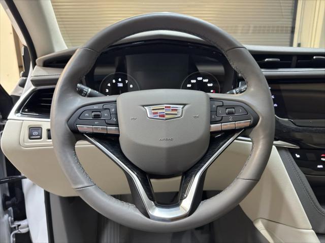 used 2022 Cadillac XT6 car, priced at $33,499