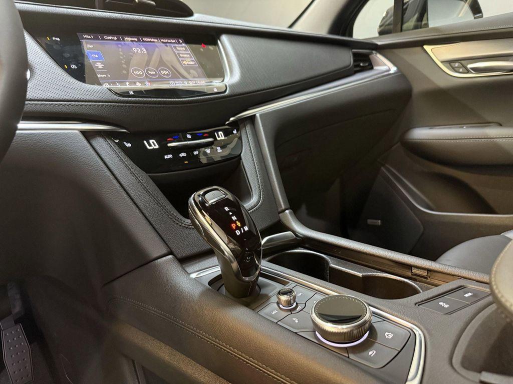 new 2025 Cadillac XT5 car, priced at $46,840
