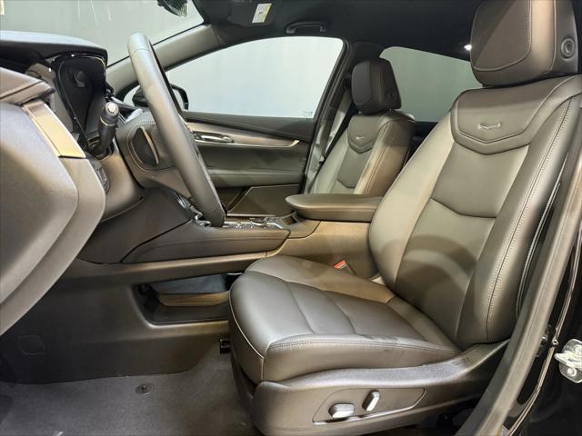 new 2025 Cadillac XT5 car, priced at $46,840