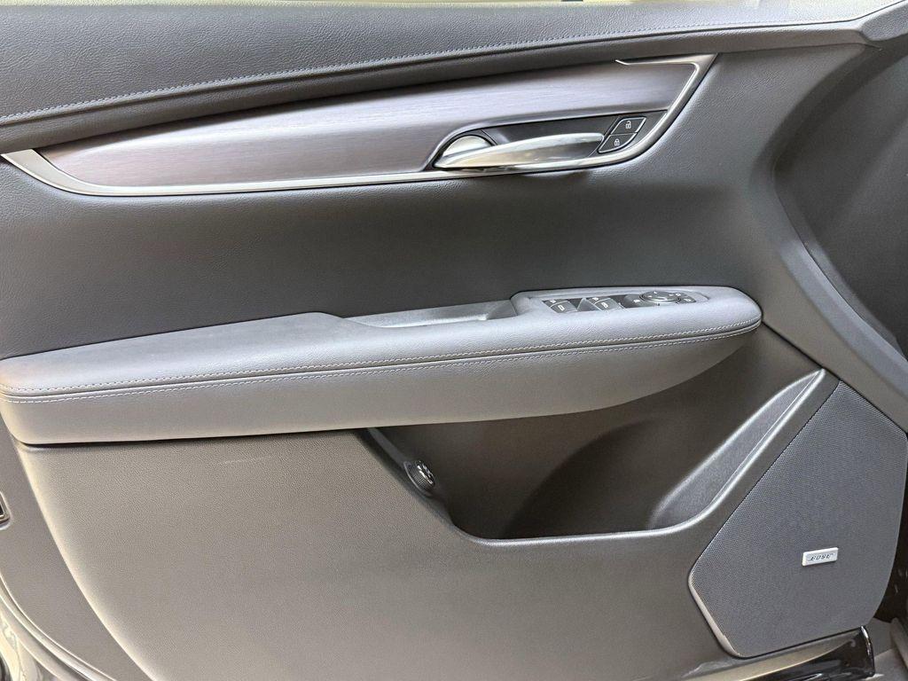 new 2025 Cadillac XT5 car, priced at $46,840