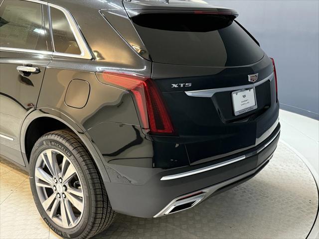 new 2025 Cadillac XT5 car, priced at $56,290