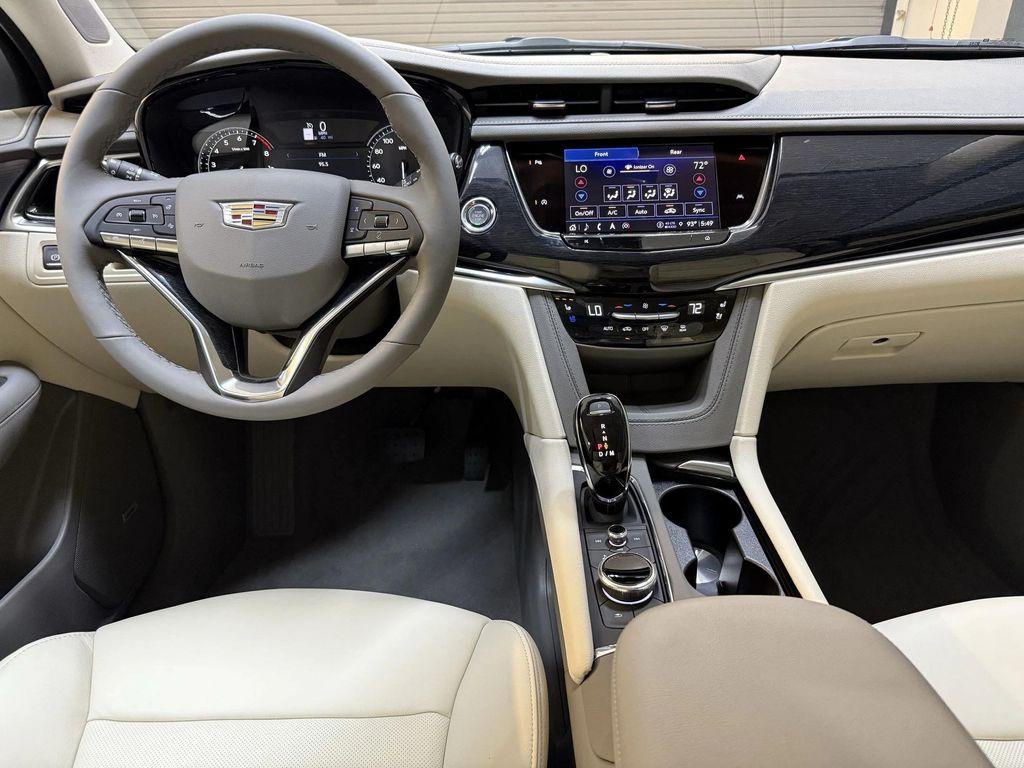 new 2025 Cadillac XT6 car, priced at $58,565