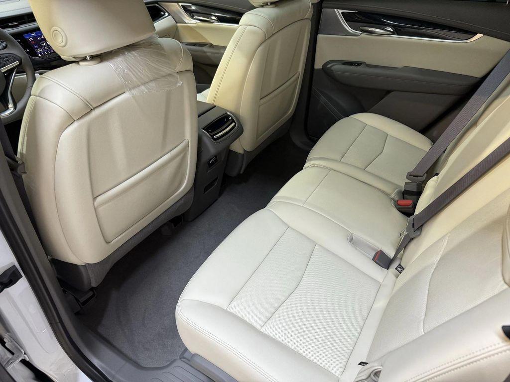 new 2025 Cadillac XT6 car, priced at $58,565