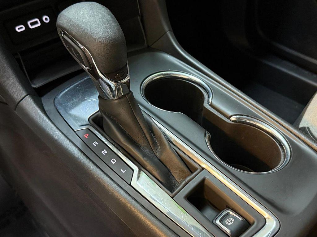 used 2023 Chevrolet Equinox car, priced at $21,489