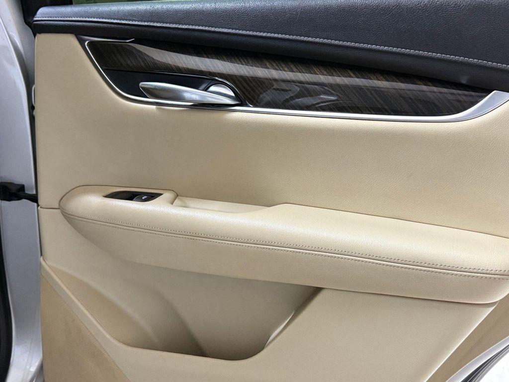 used 2019 Cadillac XT5 car, priced at $10,996