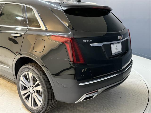 new 2025 Cadillac XT5 car, priced at $57,290