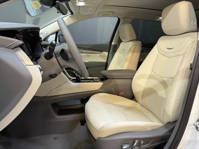 new 2025 Cadillac XT5 car, priced at $56,790