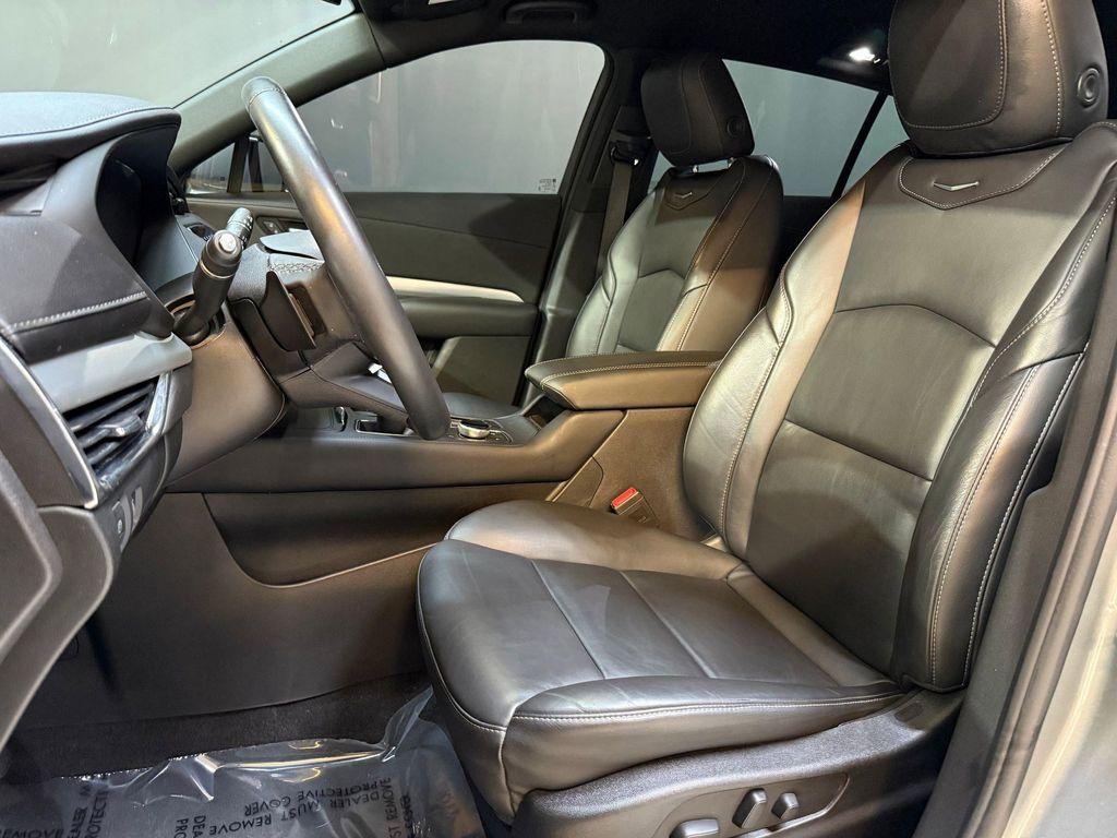 used 2023 Cadillac XT4 car, priced at $26,999