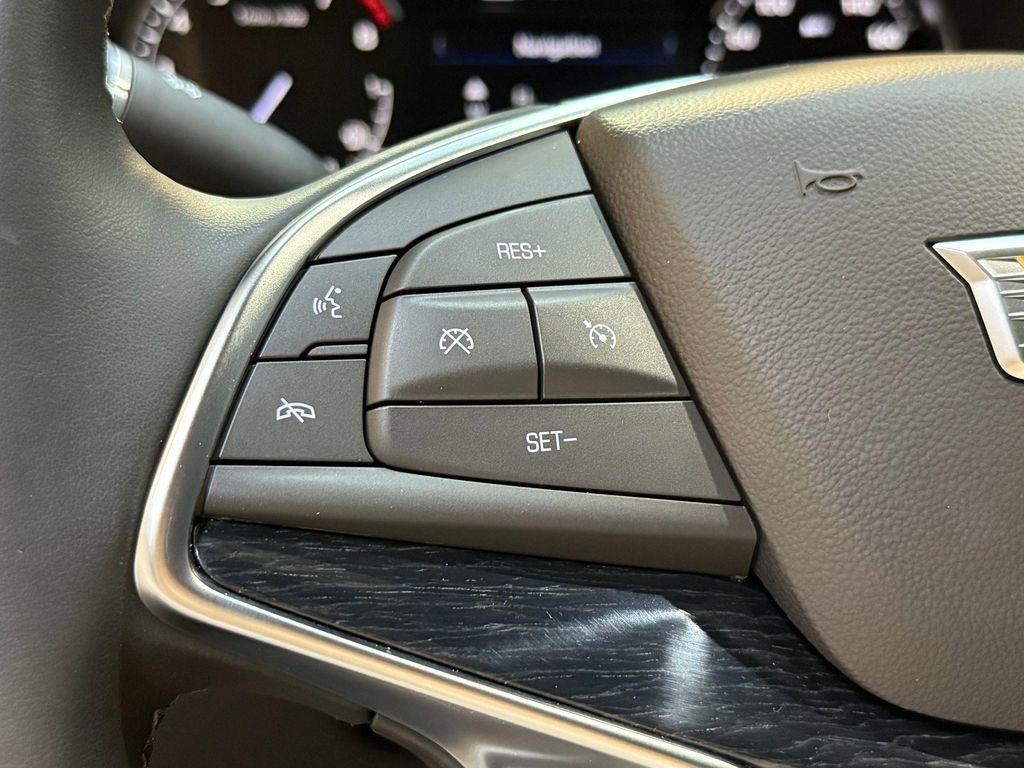 new 2025 Cadillac XT5 car, priced at $53,615