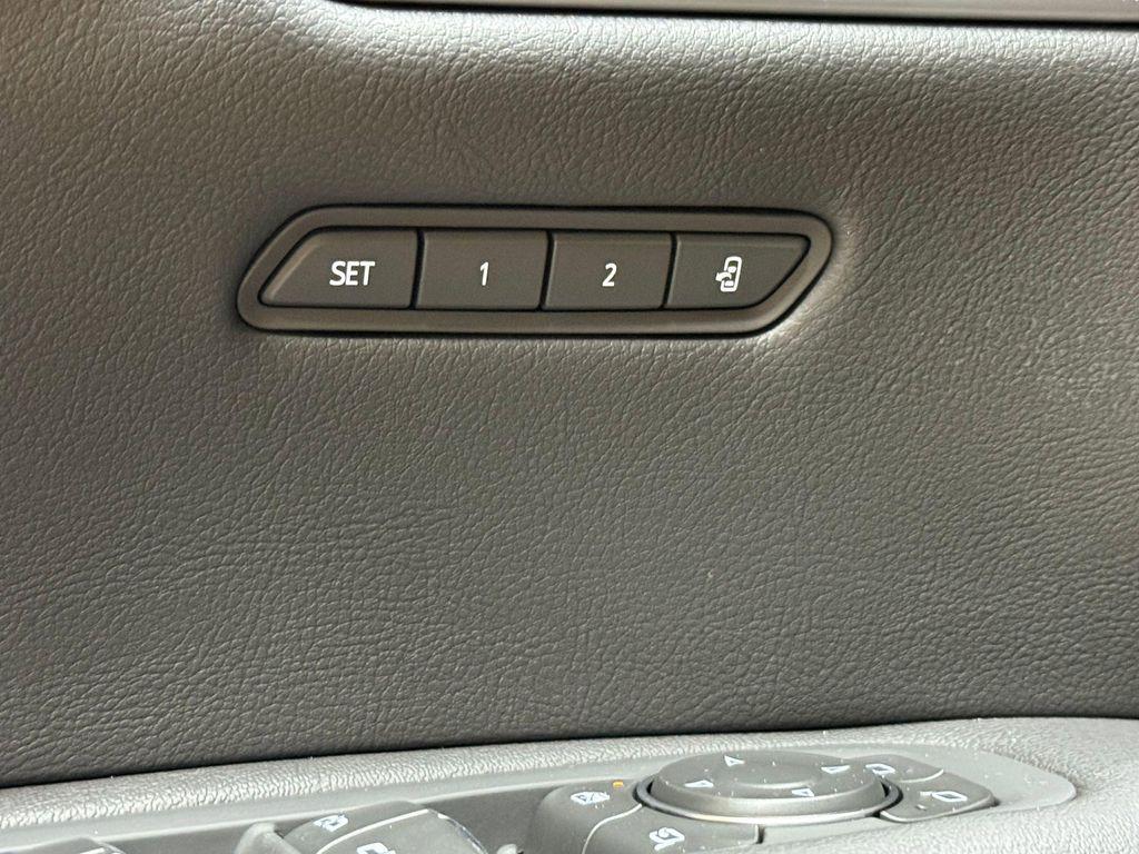 new 2025 Cadillac XT5 car, priced at $53,615