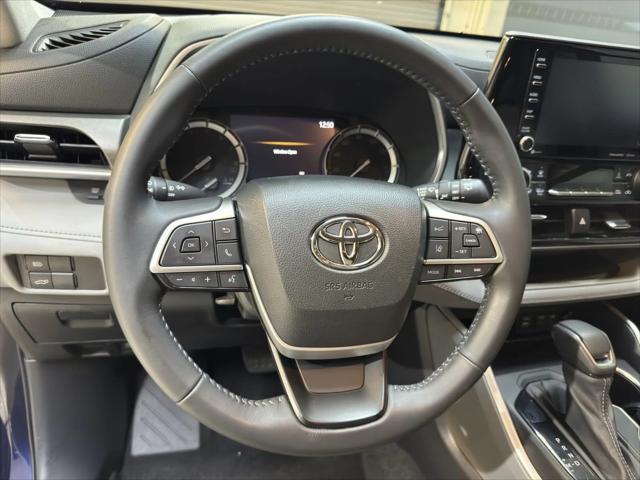 used 2022 Toyota Highlander car, priced at $33,998