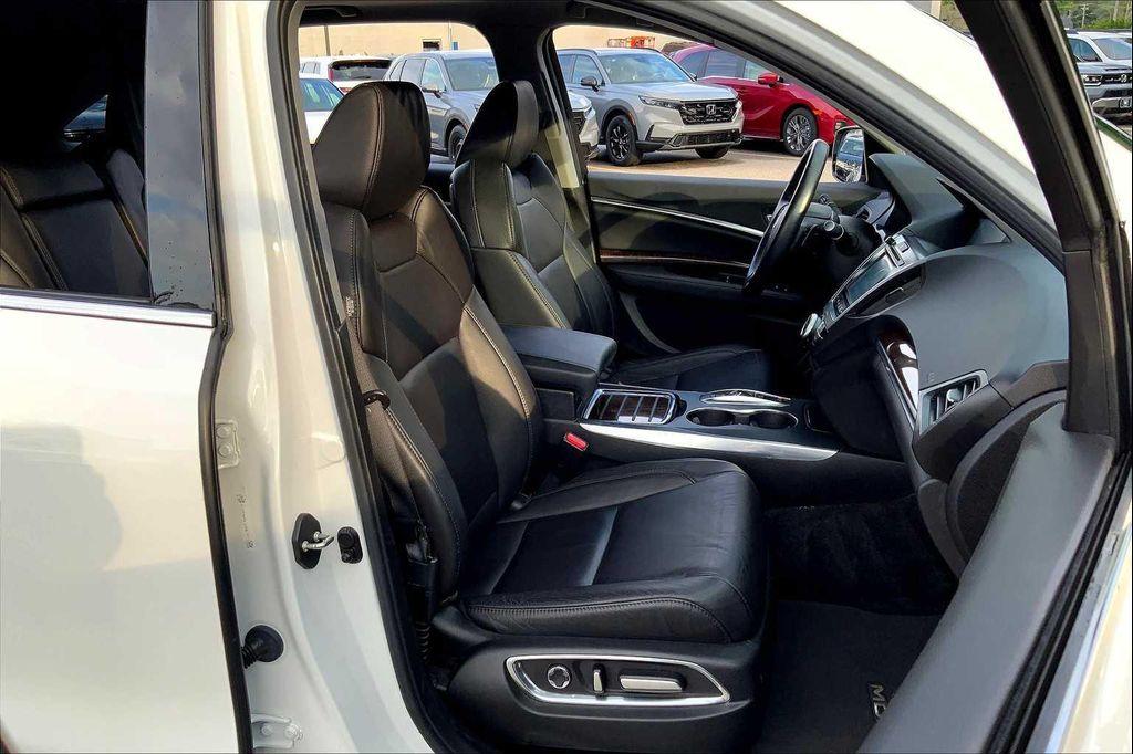 used 2020 Acura MDX car, priced at $27,468