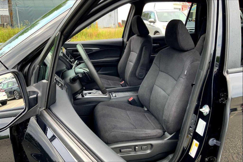 used 2022 Honda Pilot car, priced at $29,212