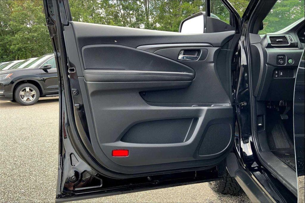 used 2022 Honda Pilot car, priced at $29,212