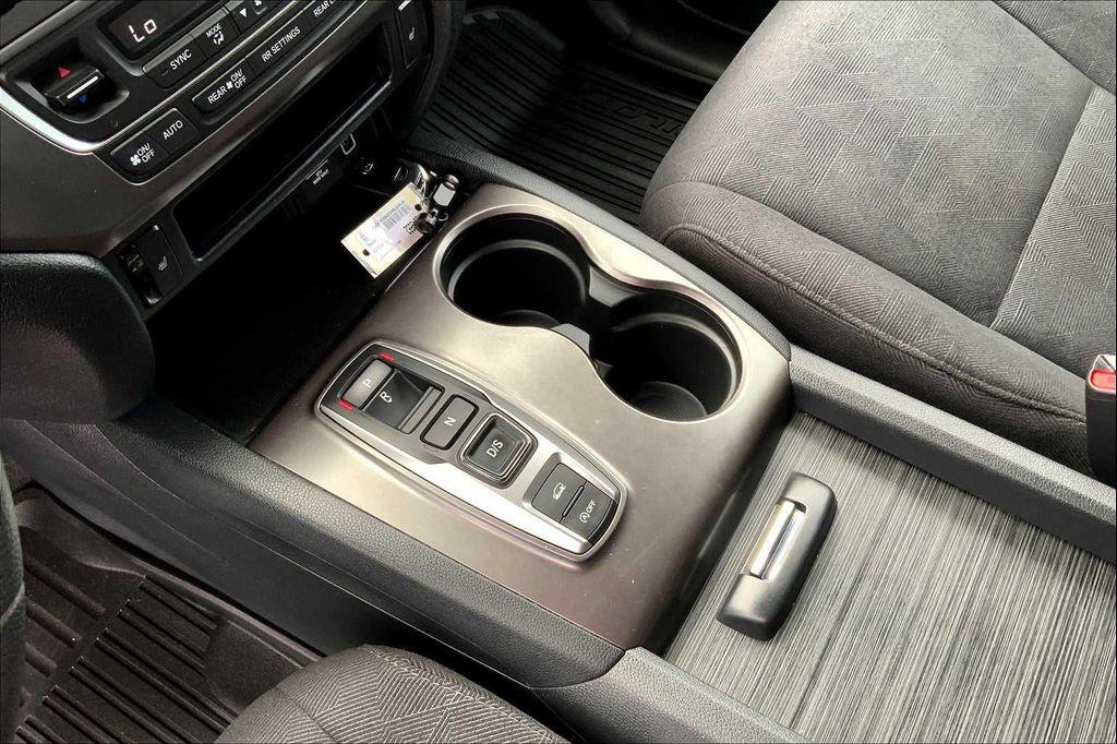 used 2022 Honda Pilot car, priced at $29,212