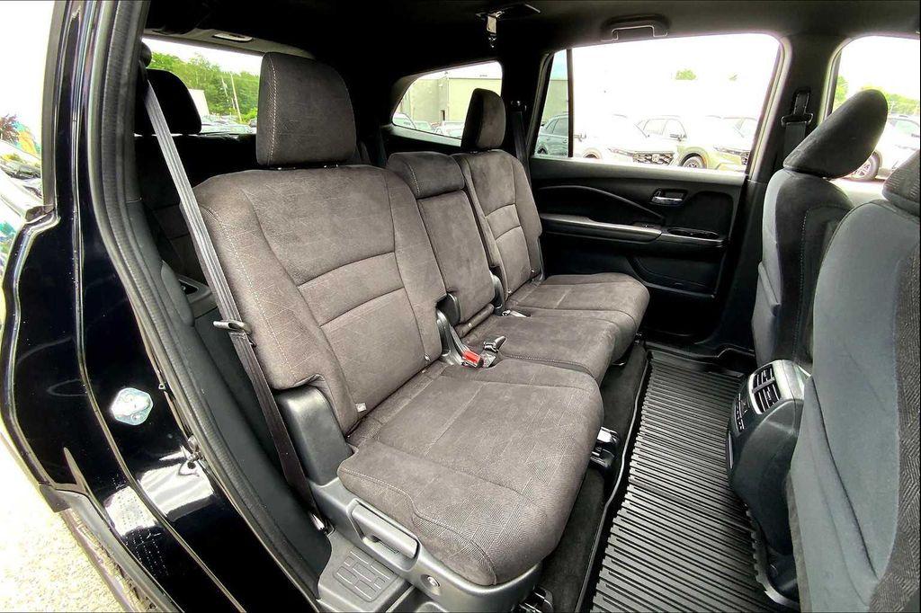 used 2022 Honda Pilot car, priced at $29,212