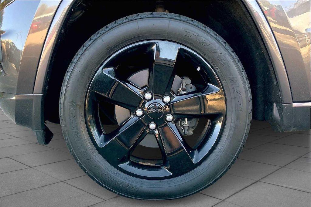 used 2014 Jeep Grand Cherokee car, priced at $11,995