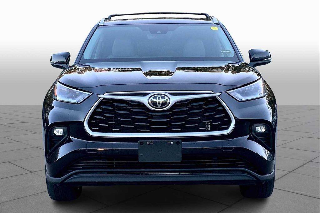 used 2021 Toyota Highlander car, priced at $30,955