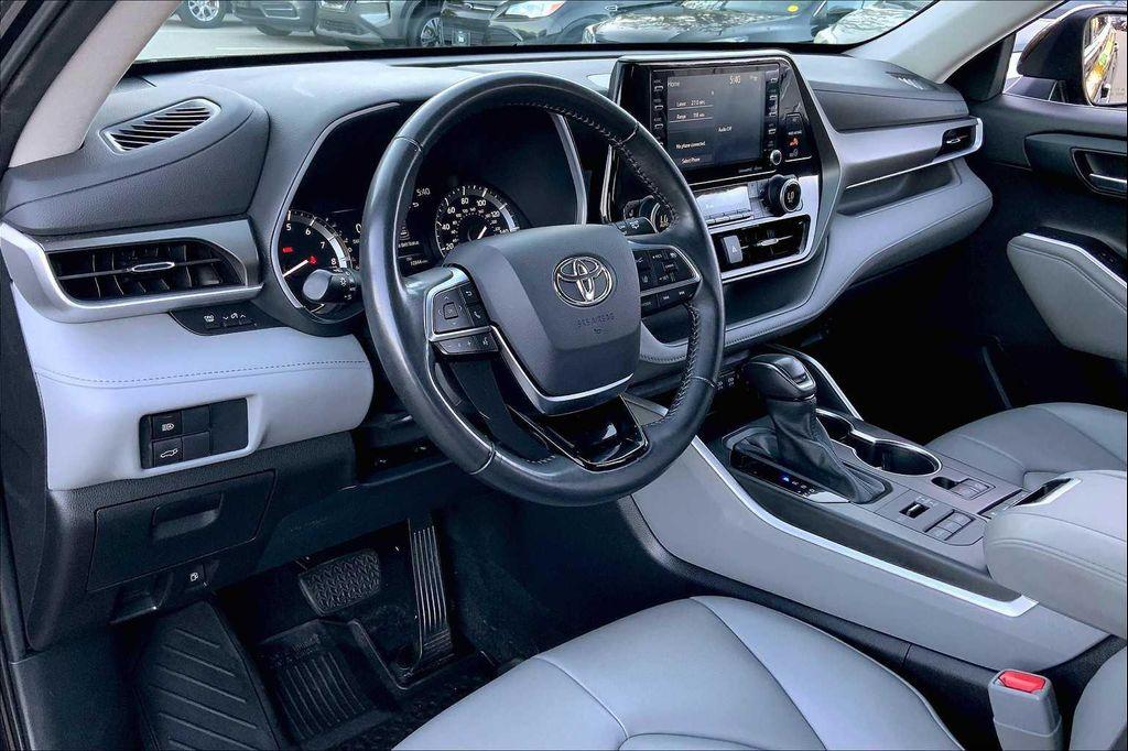 used 2021 Toyota Highlander car, priced at $30,955