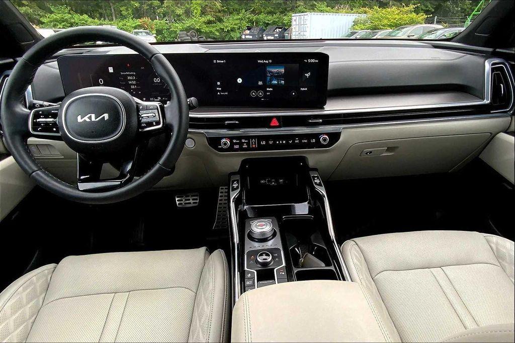used 2025 Kia Sorento Hybrid car, priced at $39,359