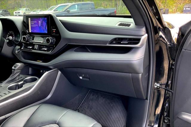 used 2023 Toyota Highlander car, priced at $41,495