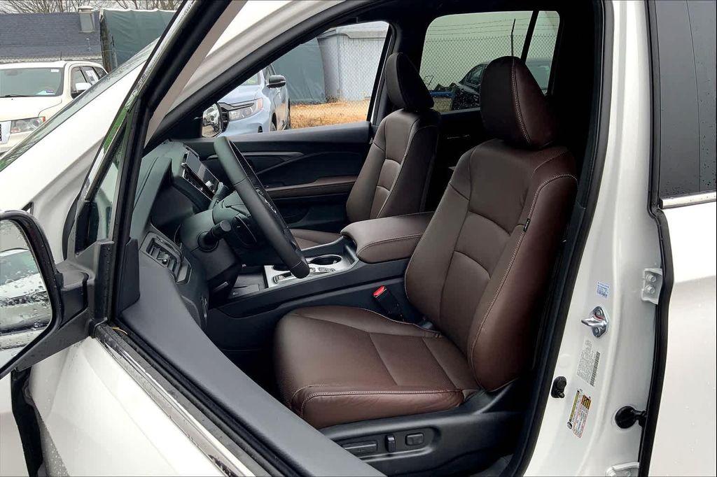 new 2025 Honda Ridgeline car, priced at $45,385