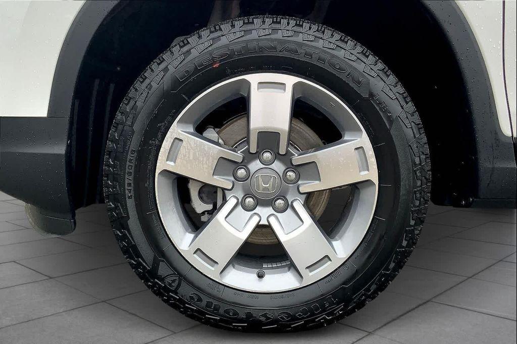 new 2025 Honda Ridgeline car, priced at $45,385