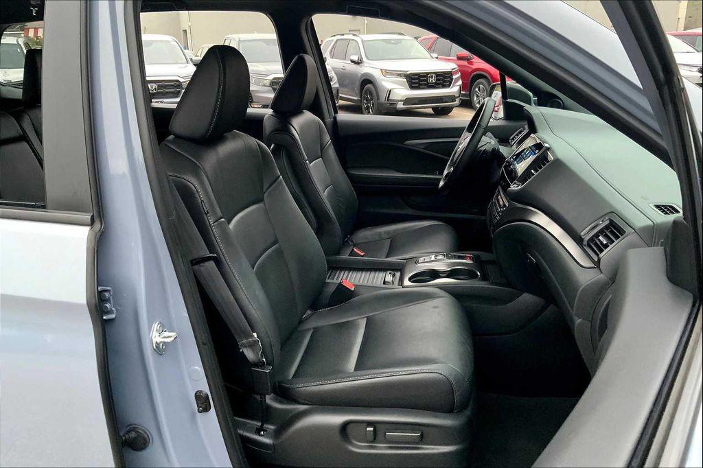 used 2023 Honda Passport car, priced at $35,002