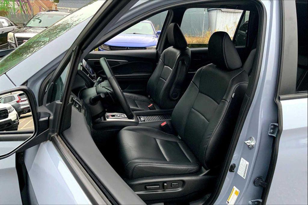 used 2023 Honda Passport car, priced at $35,002