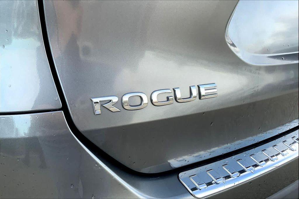used 2015 Nissan Rogue car, priced at $10,660