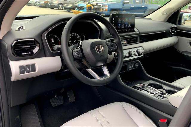 new 2025 Honda Pilot car, priced at $51,780