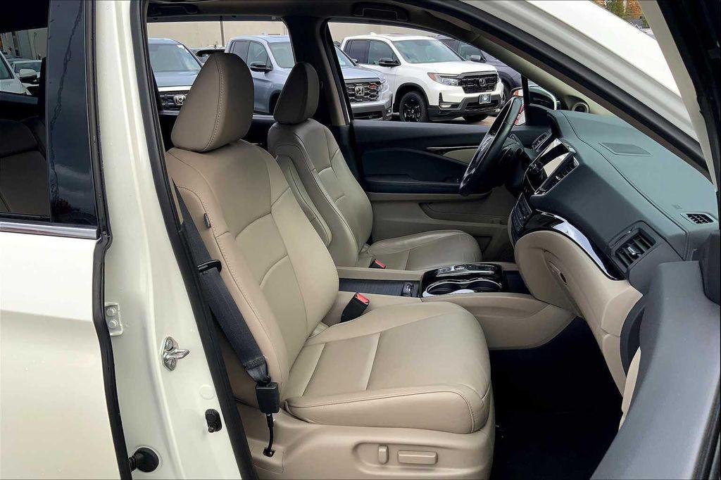 used 2019 Honda Pilot car, priced at $32,353
