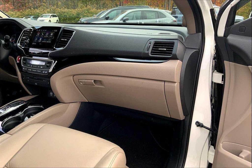 used 2019 Honda Pilot car, priced at $32,353